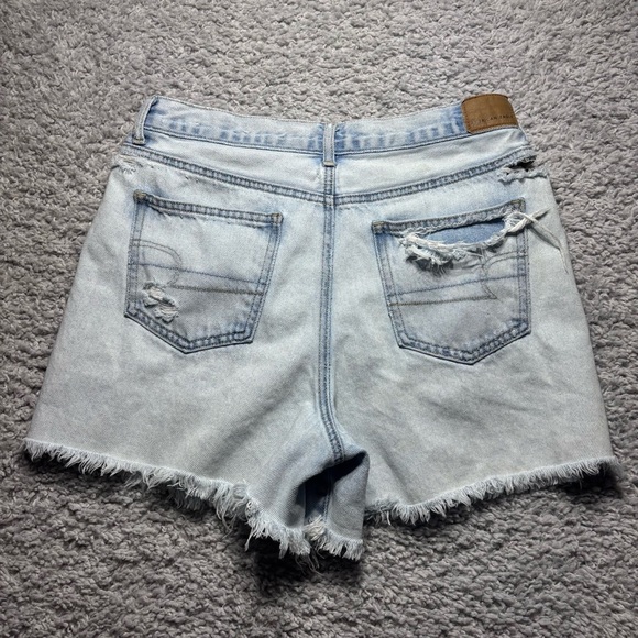 American Eagle Shorts Womens 8 Mom Short Distressed Light Wash Cotton Raw Hem - Picture 5 of 7